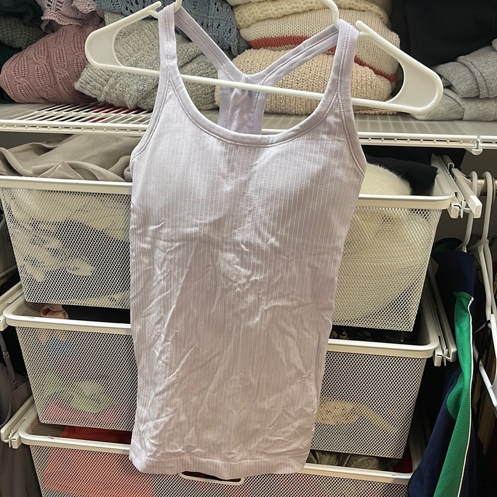 LIKE NEW women’s size 2 lululemon ebb to the street tank top in color lavender